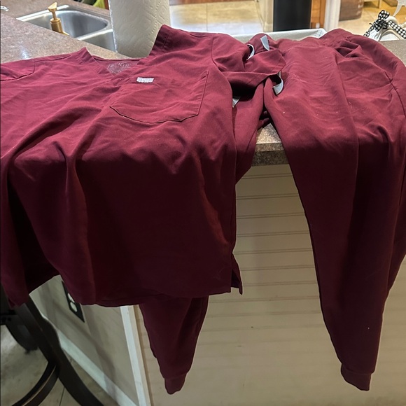 Figs Tops - Figs Maroon Scrub Set Size Medium nurse med ladies burgundy medical